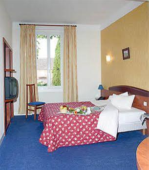Logis Grand D'orleans Hotel 3*