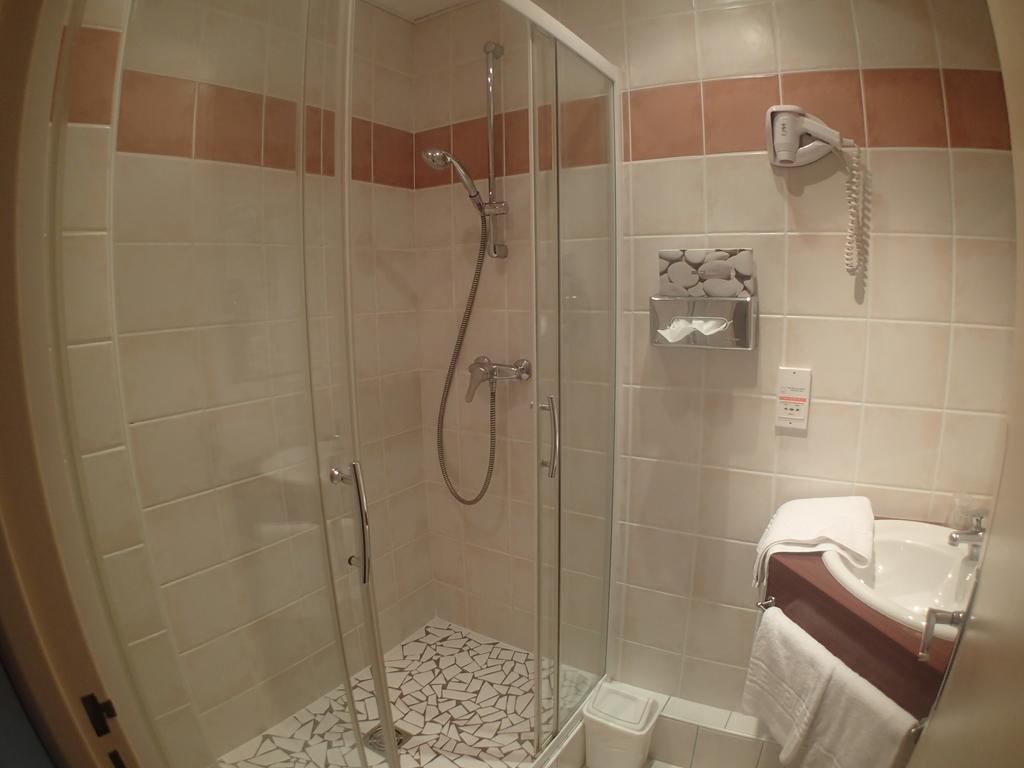 Hotel Logis Grand D'orleans 3*